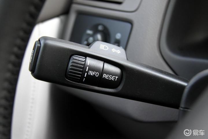 长安沃尔沃s40 2.0 自动智尚版大灯远近光调节柄