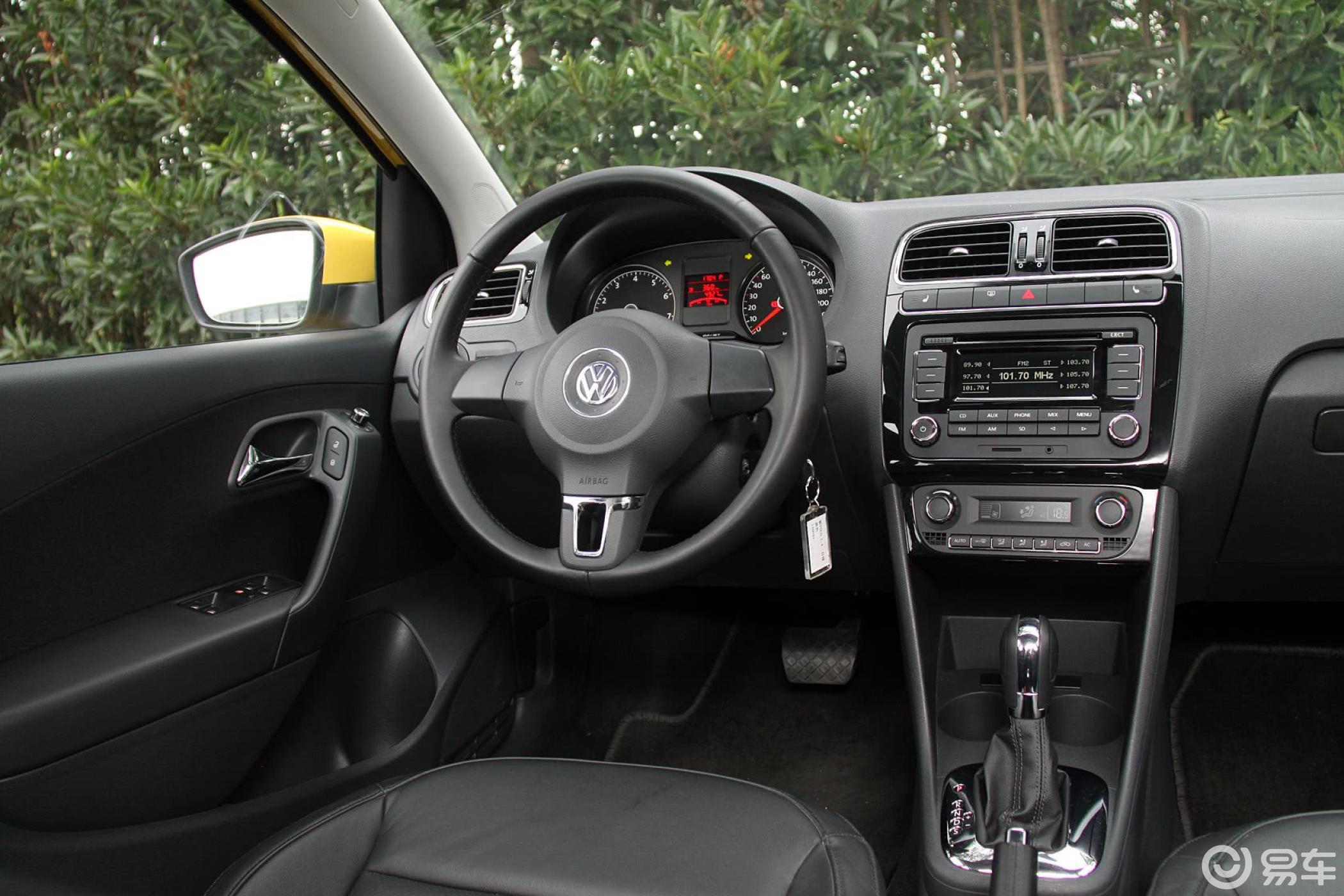 【polo2011款1.4l 自动 致酷版内饰汽车图片-汽车图片大全】-易车
