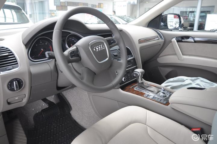 奧迪q7(進口) tdi v6 3.0 柴油內飾