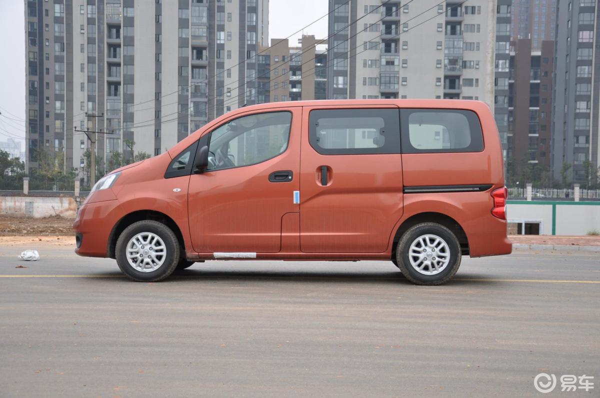 【日产nv2002010款zn6441v1a4(国iv obd)豪华型外观汽车图片-汽车图片