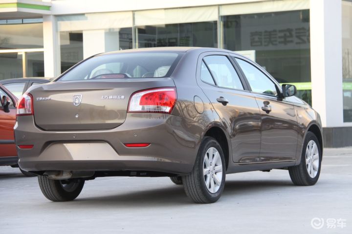 宝骏630 1.5l 手动 标准型宝骏630-大漠金
