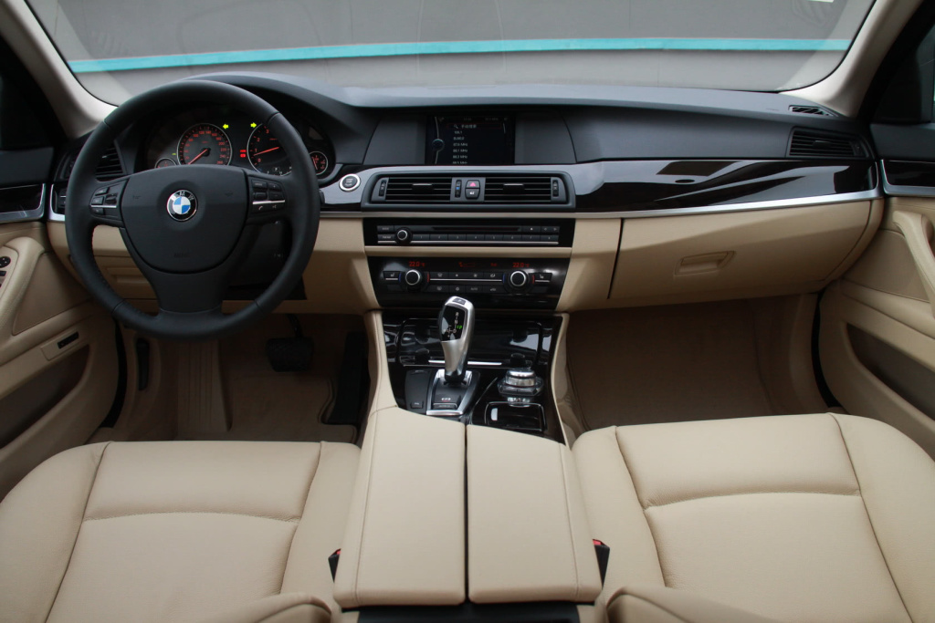 【宝马5系-内饰图片523li领先型】-网通社internet info agency