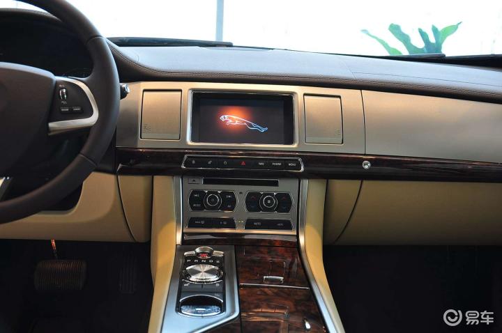 捷豹xf(进口) 3.0l 手自一体 v6豪华版xf内饰-终极黑