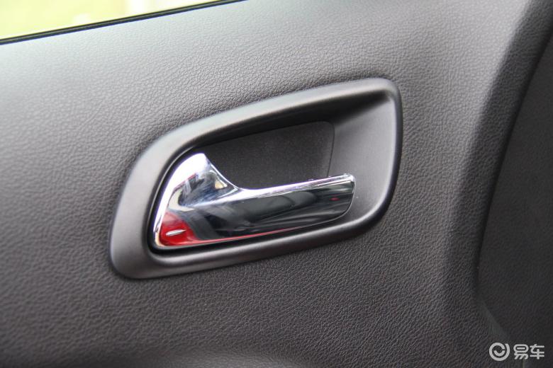 菲跃 2012款 2.4l 豪华 7座