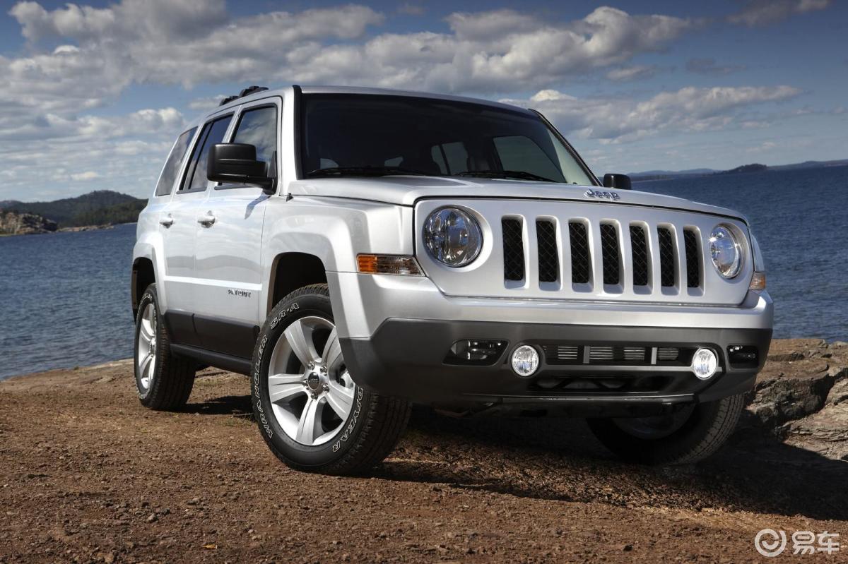 【自由客2015款2.4l 自动 运动版汽车图片-汽车图片大全】-易车