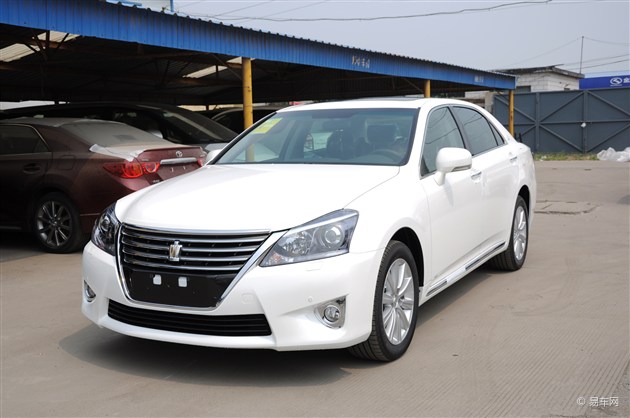 一汽丰田皇冠现金优惠3万元 有现车