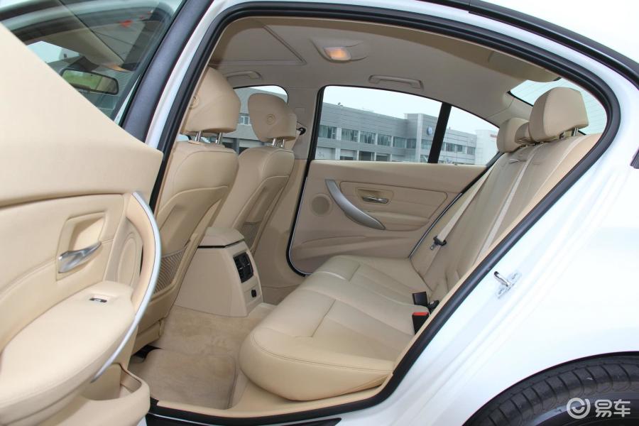 【宝马3系2013款320i 时尚型后排空间体验汽车图片-汽车图片大全】