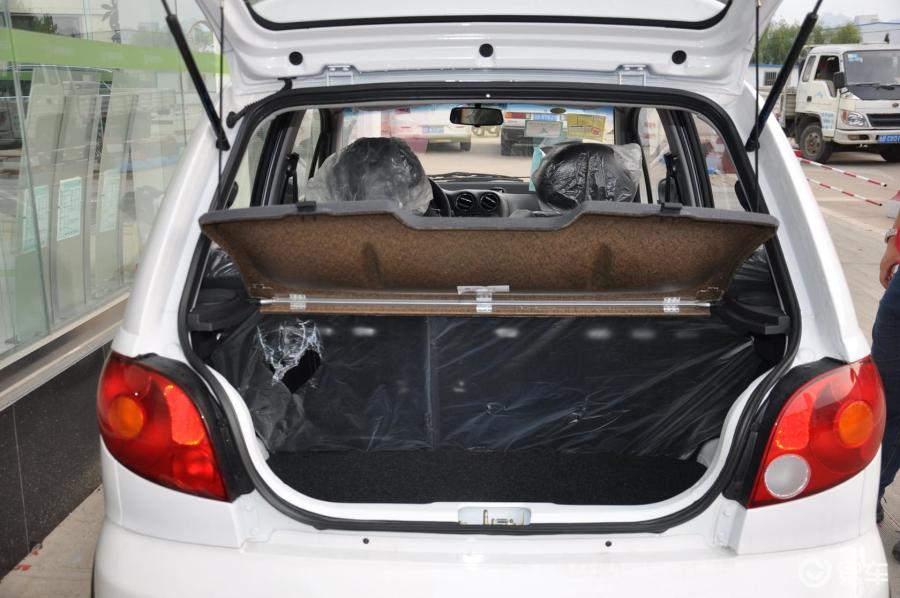 【乐驰2012款1.2l 手动 活力型空间汽车图片-汽车图片大全】-易车网