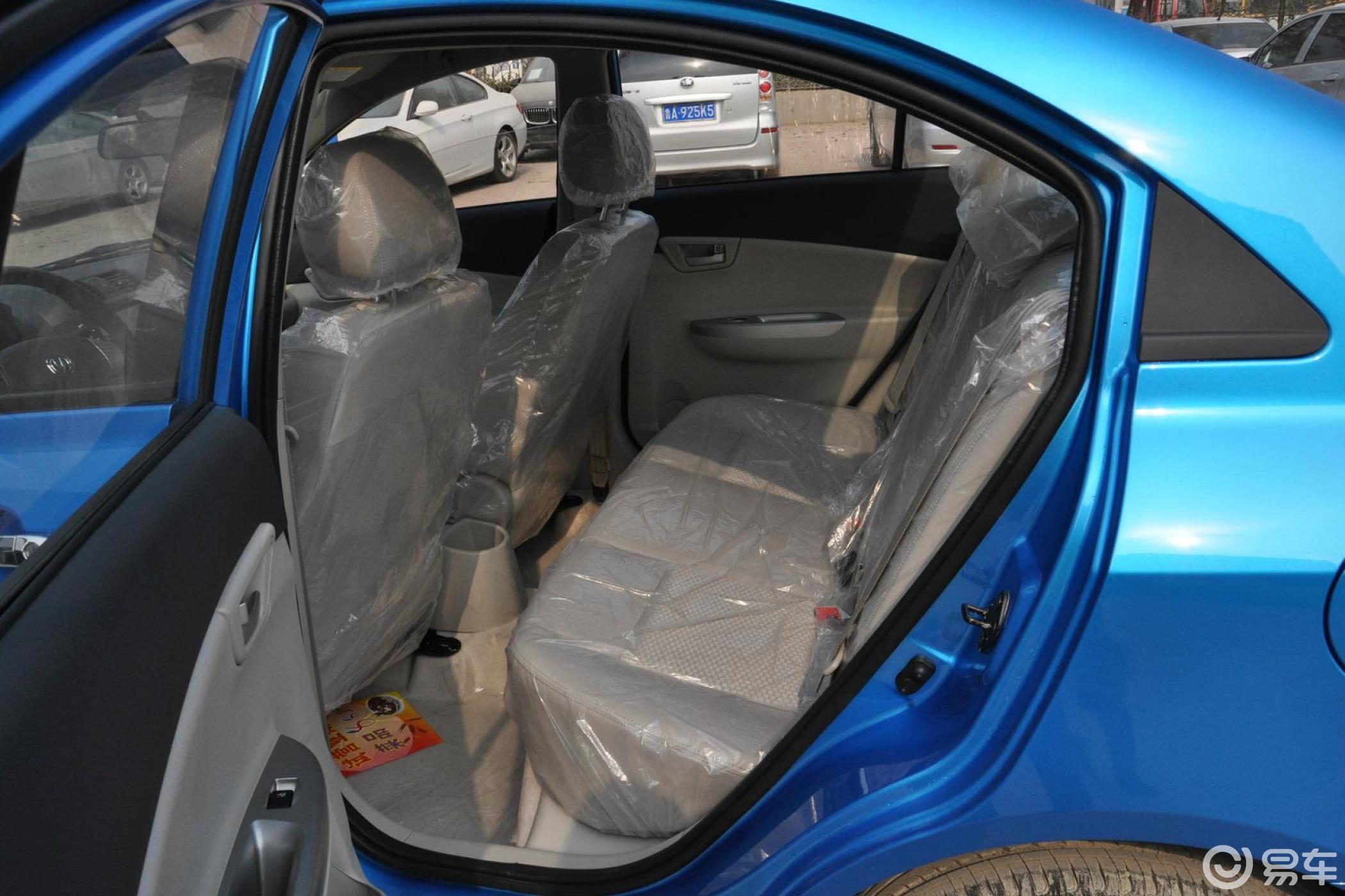 5l 手动 梦幻型后排空间体验汽车图片-汽车图片大全】-易车