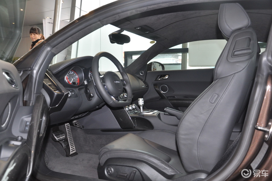 【奥迪r82011款coupe v10 5.