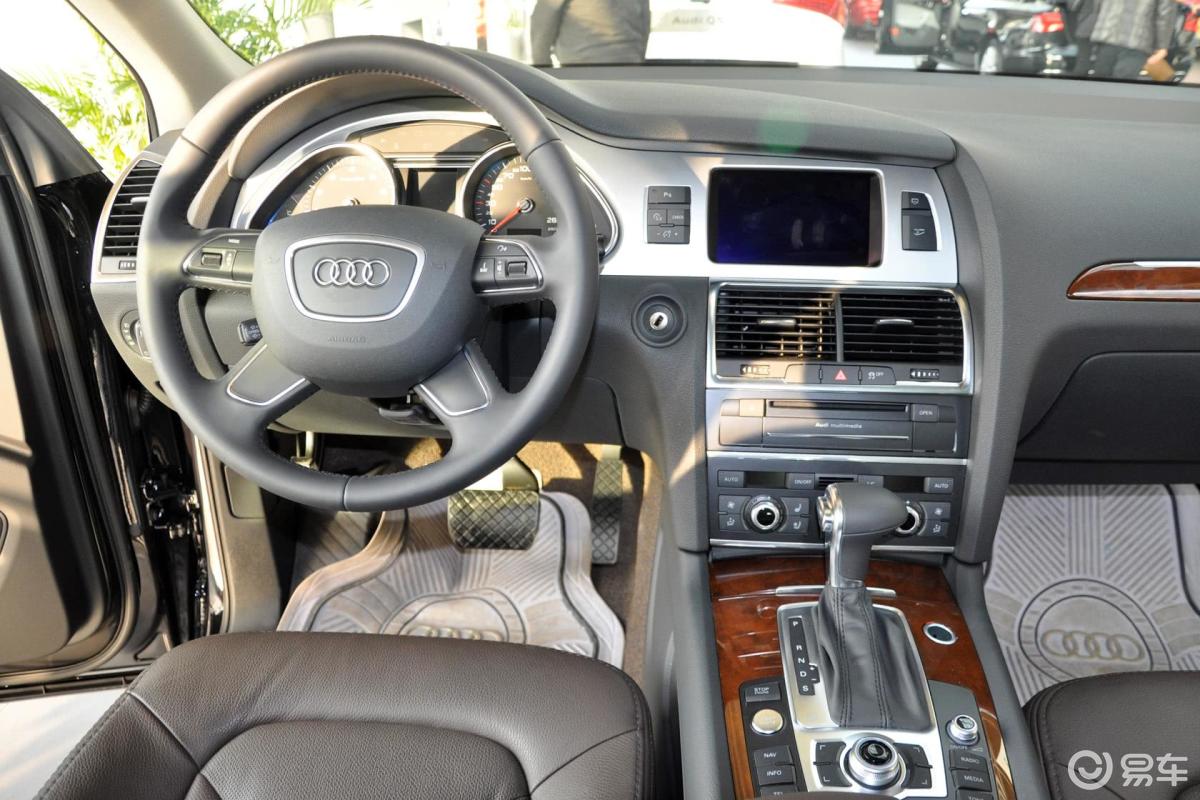 【奥迪q72013款35 tfsi 进取型内饰汽车图片-汽车图片大全】-易车