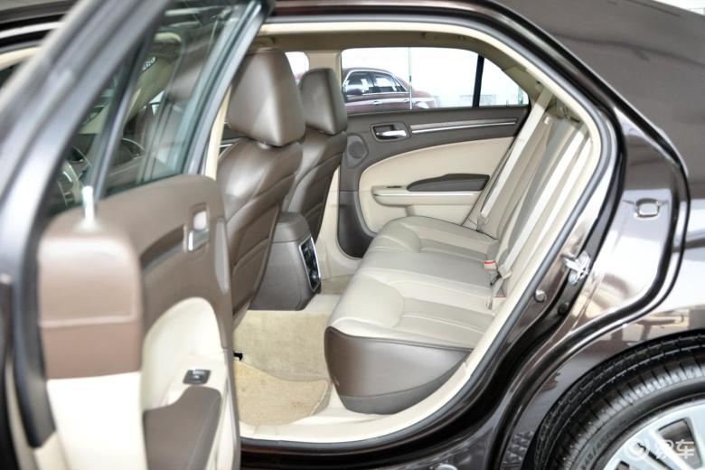 【克莱斯勒300c2013款3.