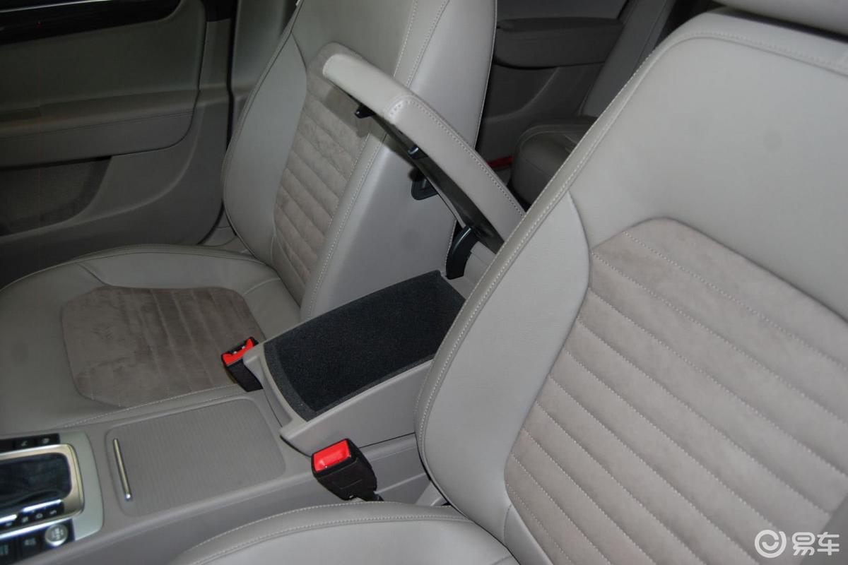 0t 手自一体 至尊型前排中央扶手箱空间汽车图片-汽车图片大全】-易车