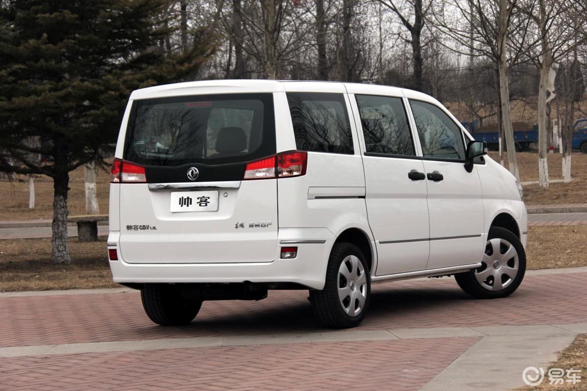 5l 手动 舒适型 zn6440v1w4(国v obd)侧后45度车头向右水平汽车图片