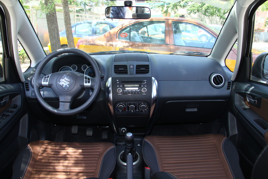 【天语sx4两厢-内饰图片sx4酷锐版内饰-皓月白】-网通社internet info