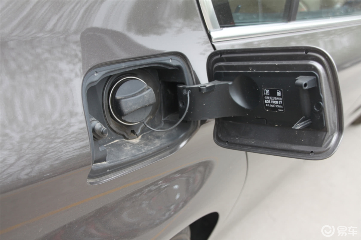 【宝马5系2013款525li 豪华型油箱盖汽车图片-汽车图片大全】-易车