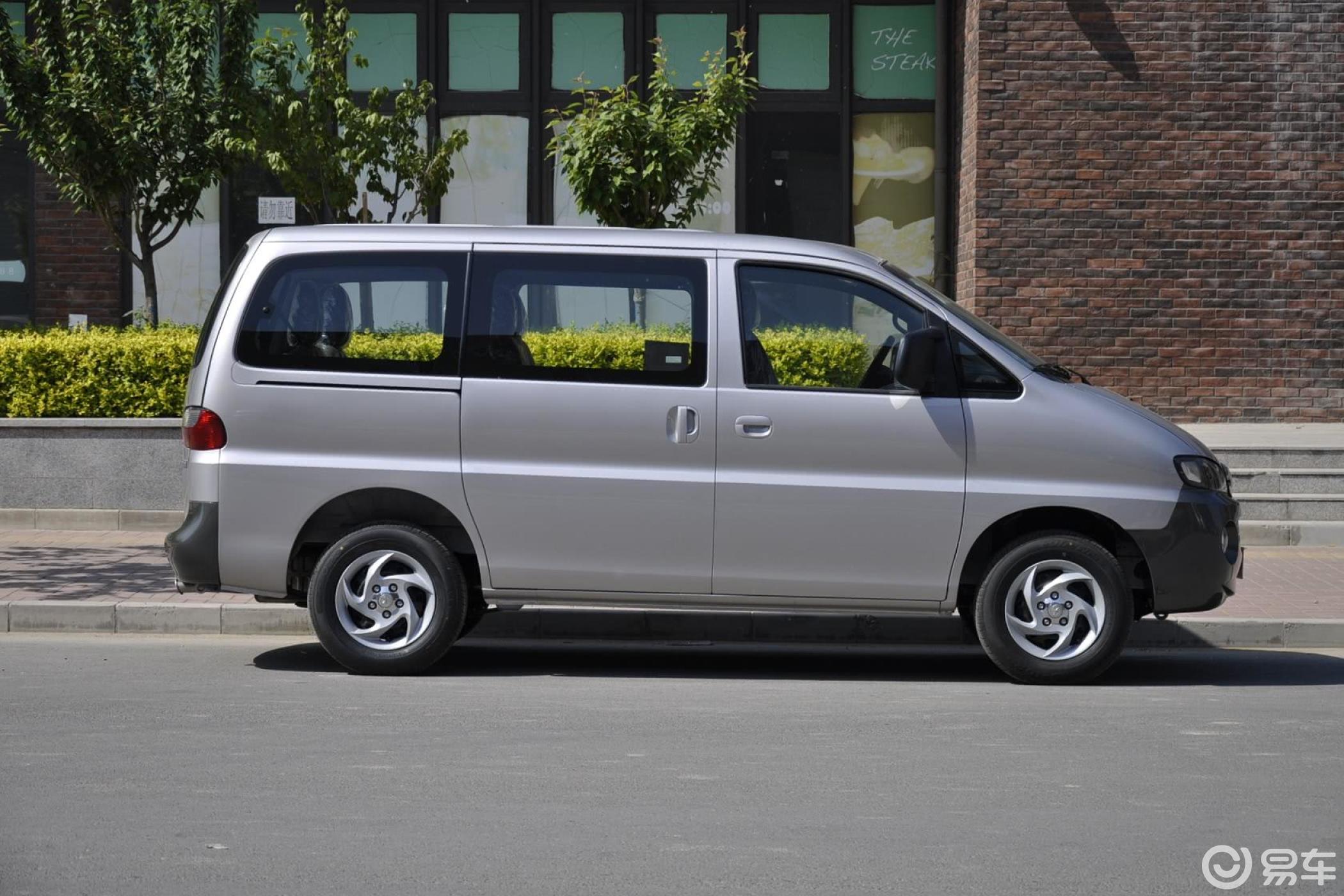 穿梭2.0l 手动 汽油 短轴时光版