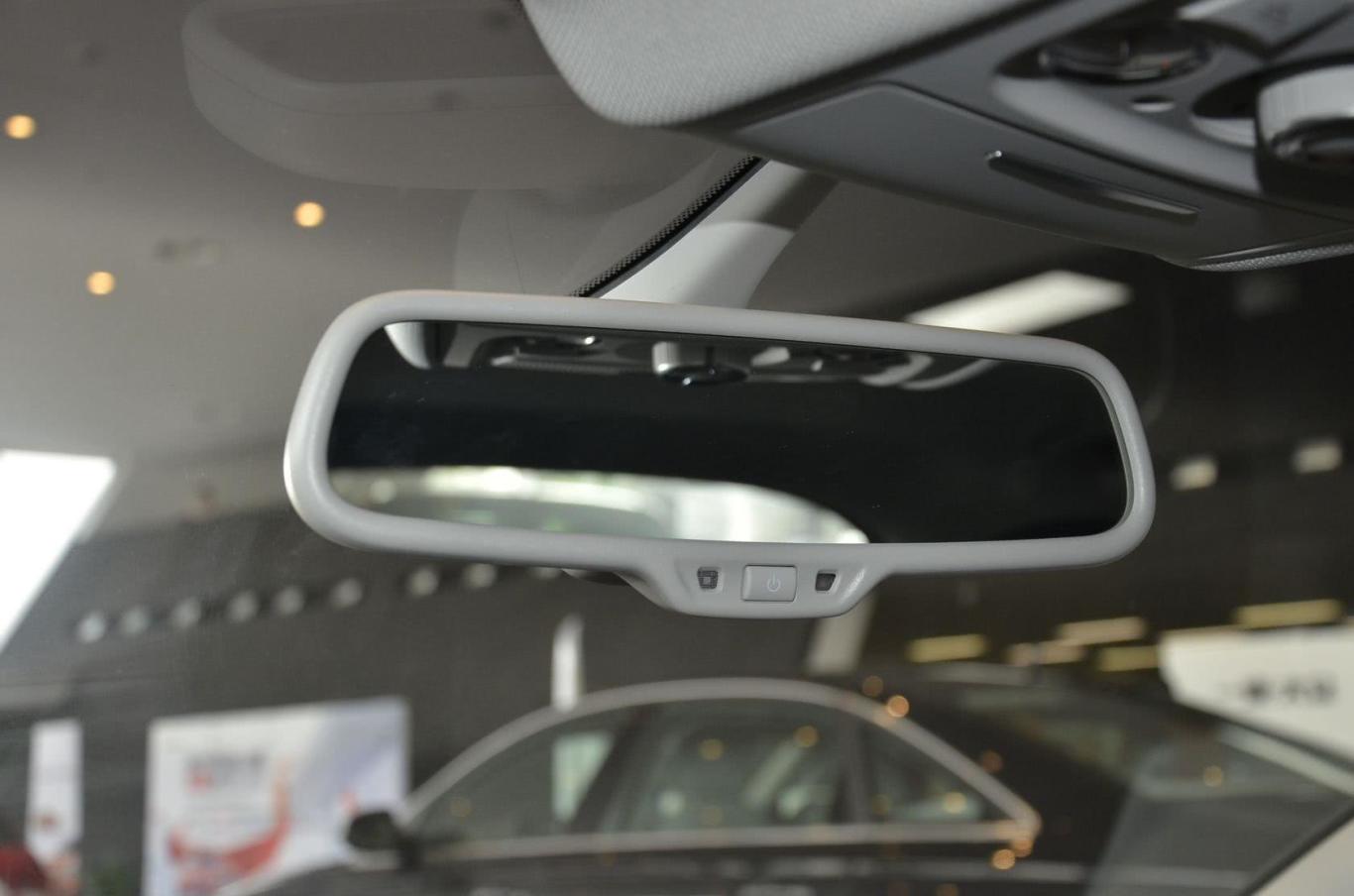 奥迪a5sportback 3.0t 双离合 quattro内后视镜