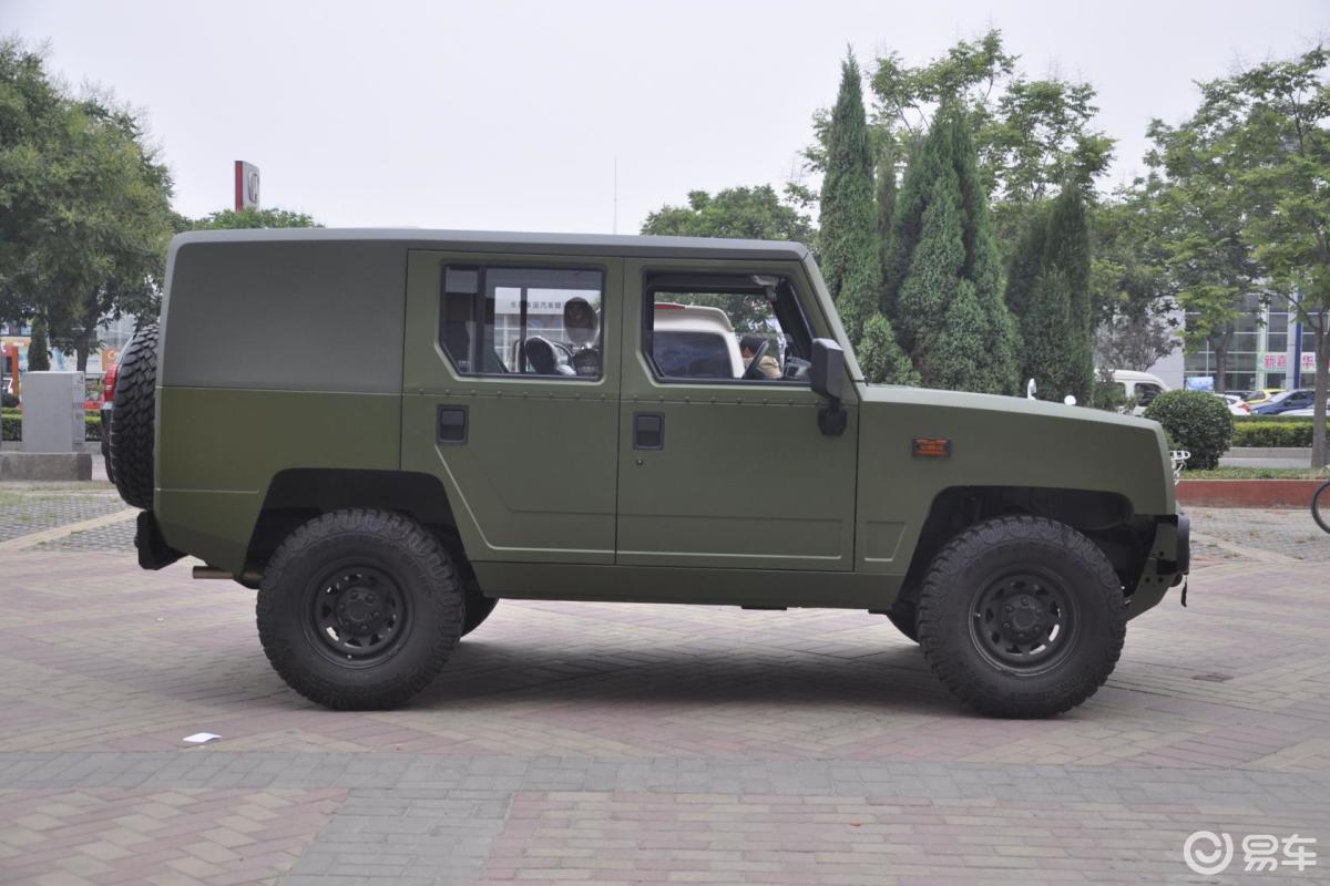 【北汽勇士 3.0t 柴油版短轴 5座乘用车 五门】北汽勇士_3.