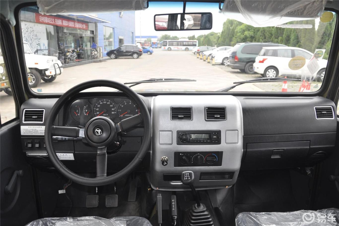 战旗2024内饰-汀泼绿