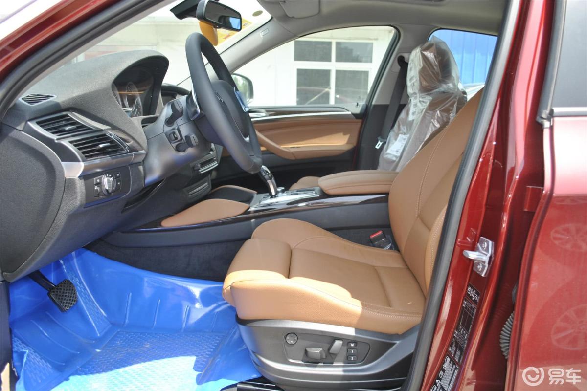 【宝马x62012款xdrive35i前排空间汽车图片-汽车图片大全】-易车