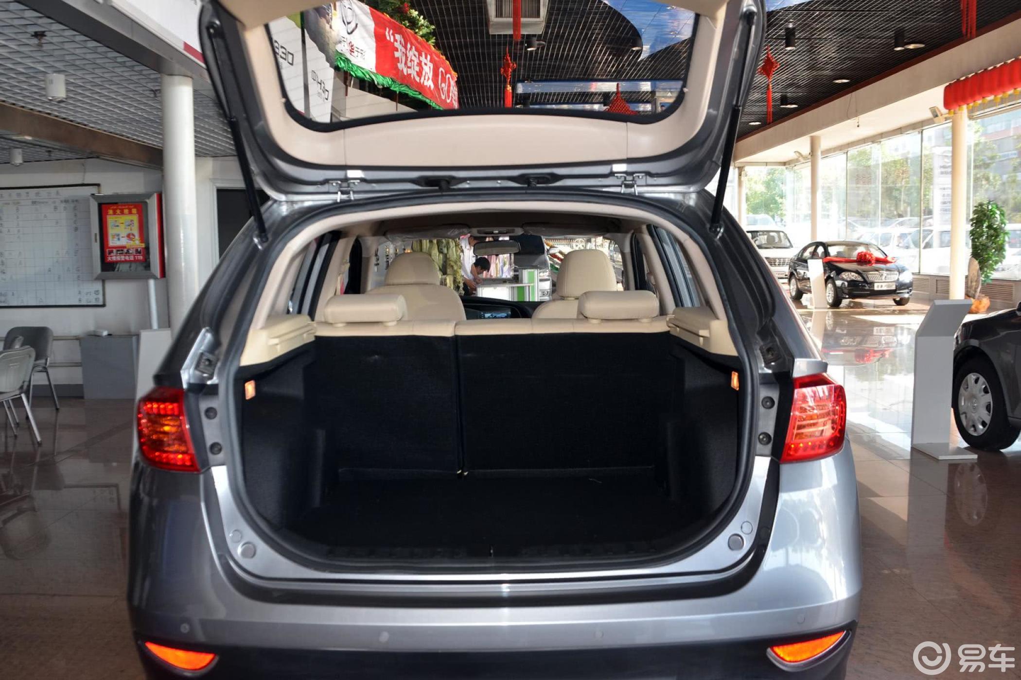 6 手动 舒适型行李箱空间汽车图片-汽车图片大全】-易车