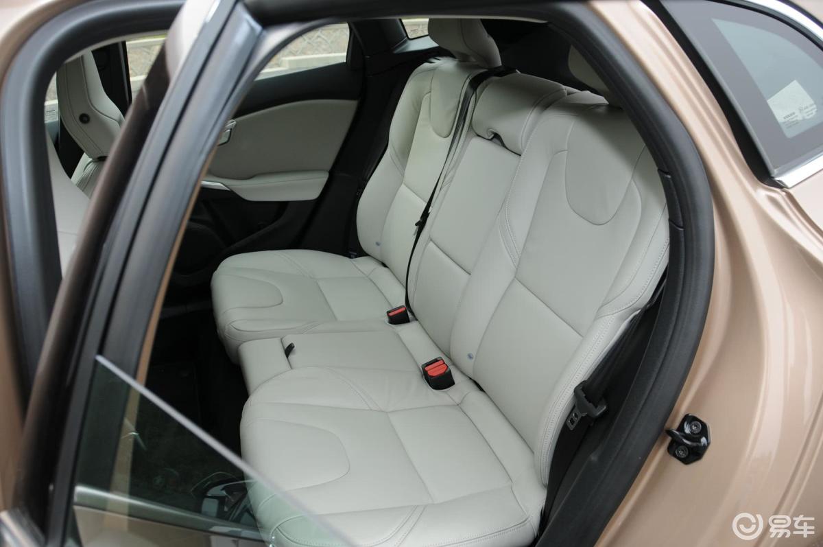 【沃尔沃v402013款v40 智尊版后排座椅汽车图片-汽车图片大全】-易车