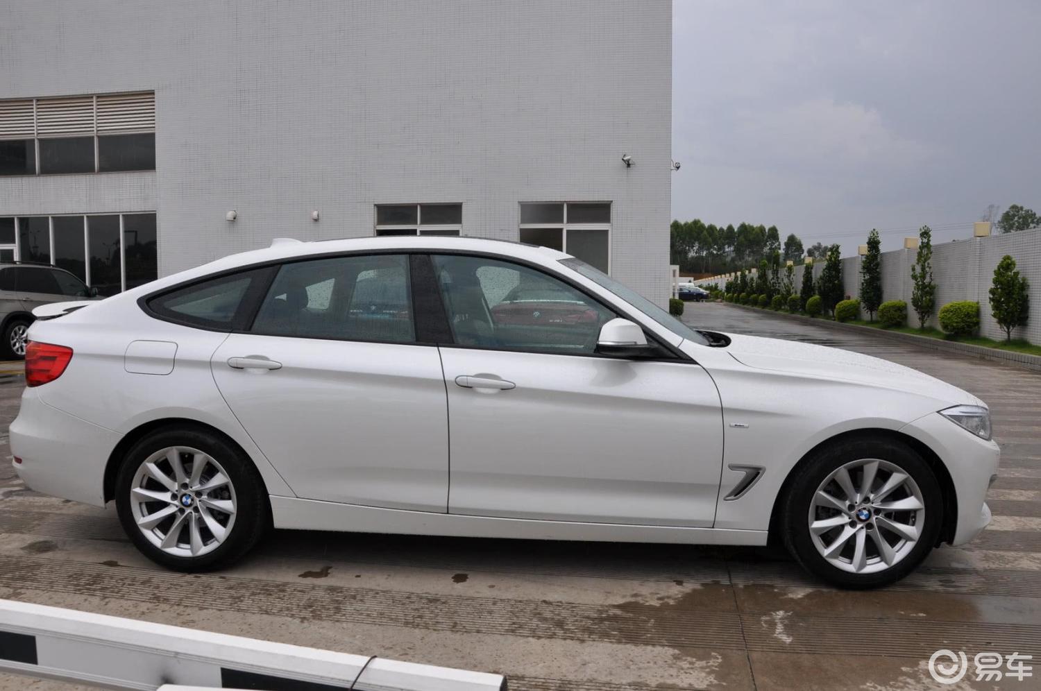 【宝马3系gt2013款328i 风尚设计套装正侧车头向右水平汽车图片-汽车