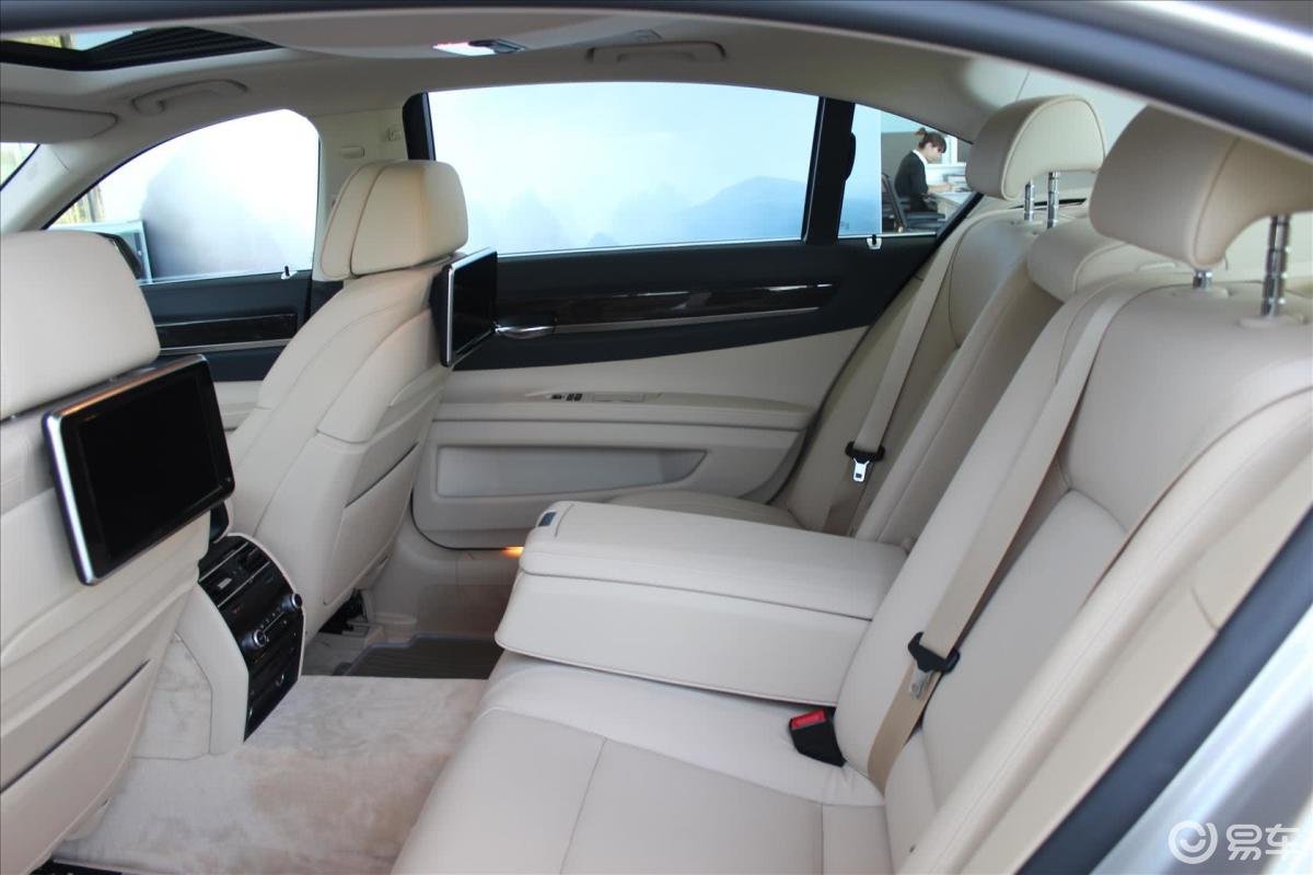 【宝马7系2013款740li 领先型后排空间体验汽车图片-汽车图片大全】