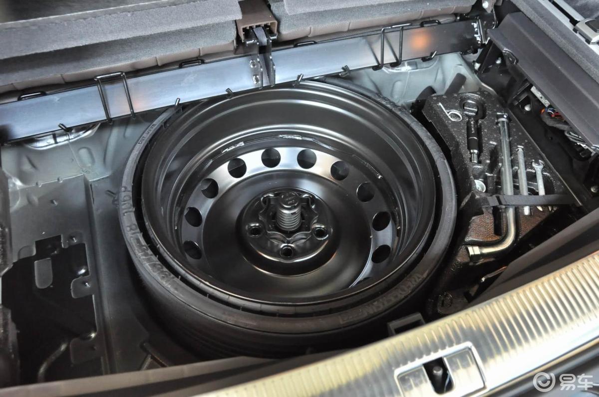 【奥迪q72014款40 tfsi quattro 越野型备胎汽车图片-汽车图片大全】