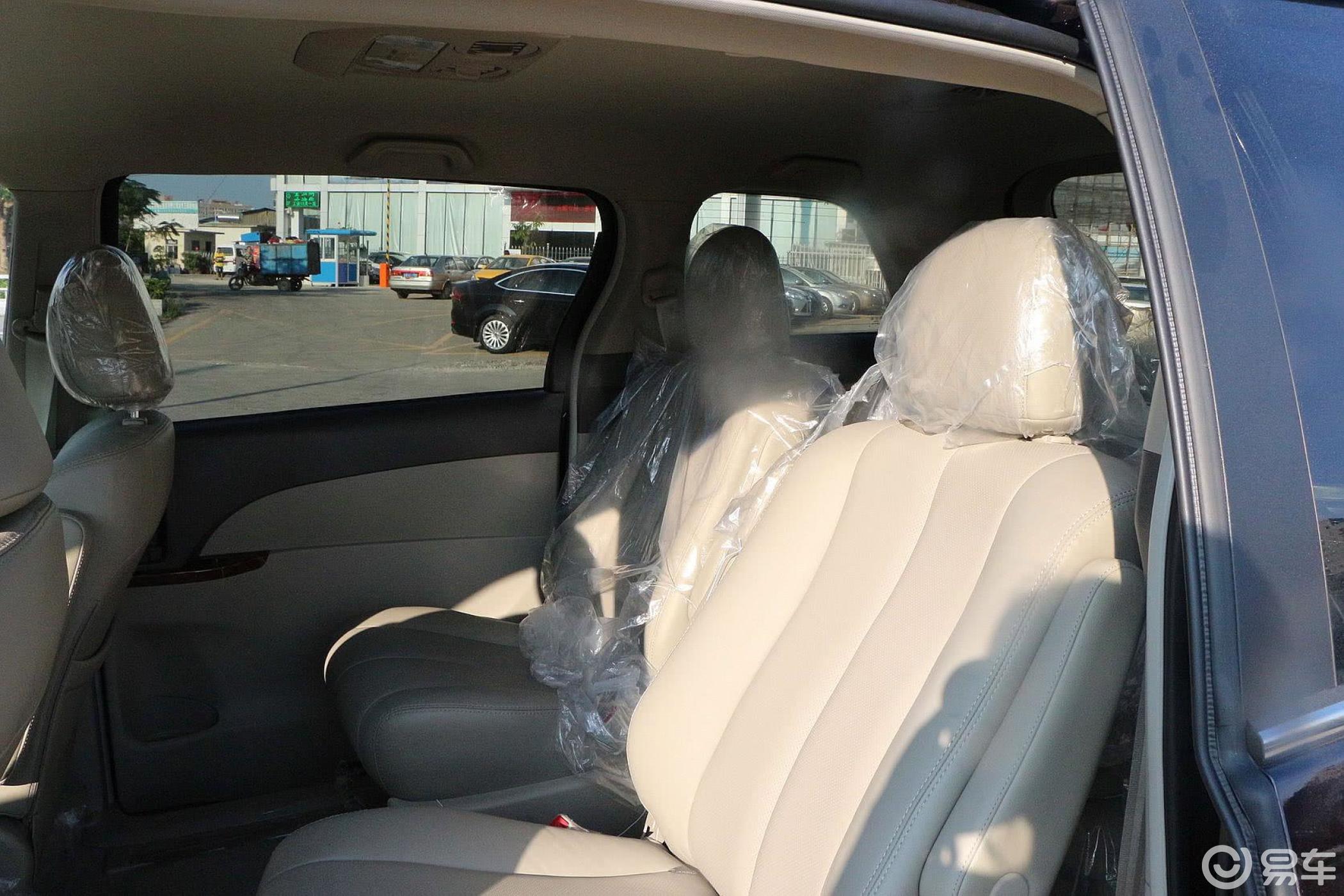 【比亚迪m62013款2.