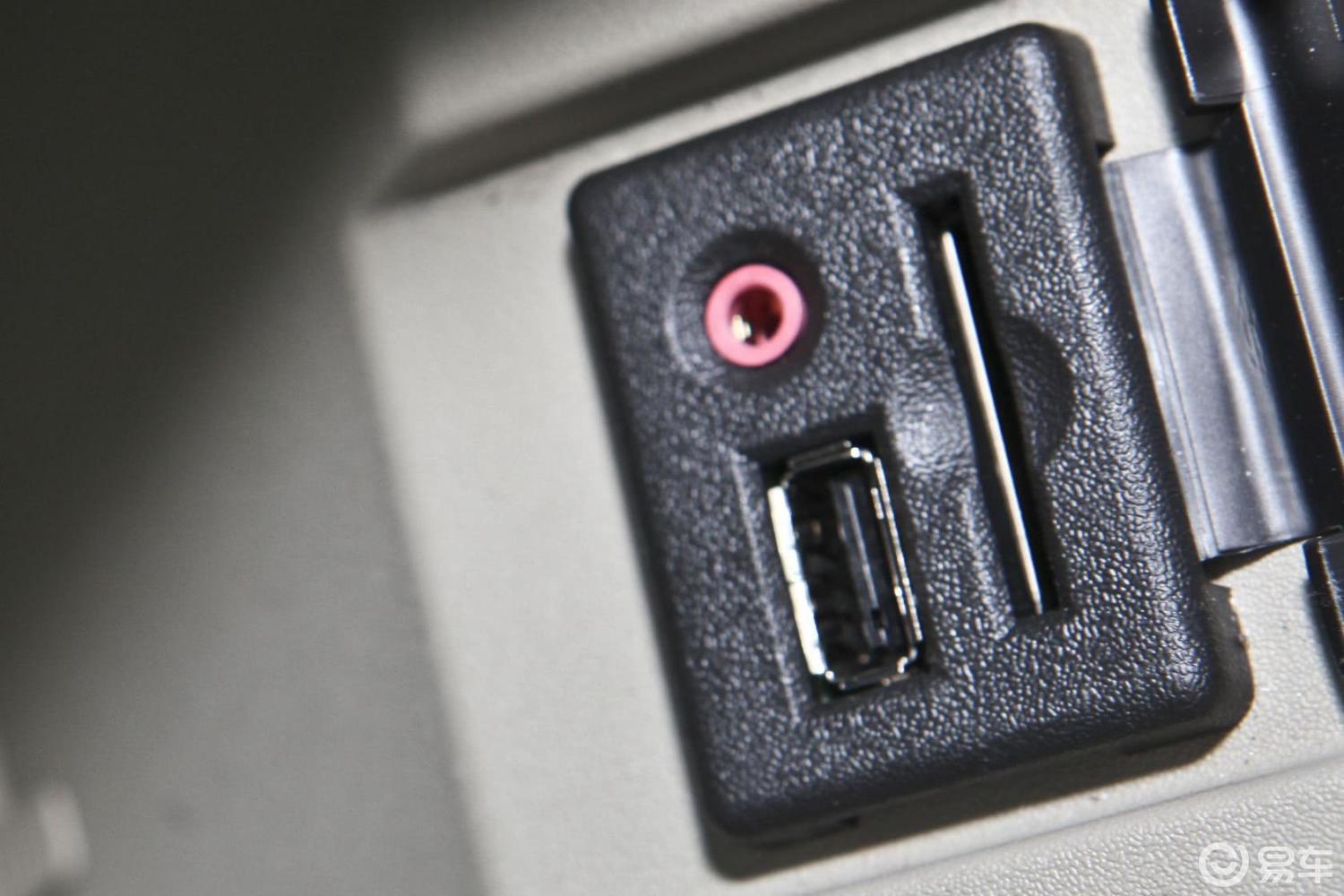 【别克gl82013款3.0l xt旗舰版usb接口汽车图片-汽车图片大全】-易车