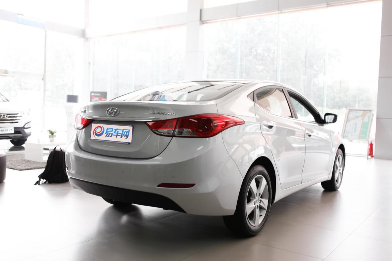 朗动1.6l 自动 尊贵型侧后45度车头向右水平