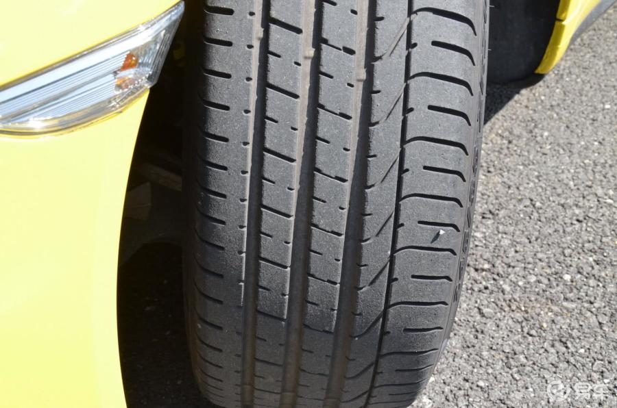 【保时捷9112012款carrera 4 cabriolet轮胎花纹汽车图片-汽车图片