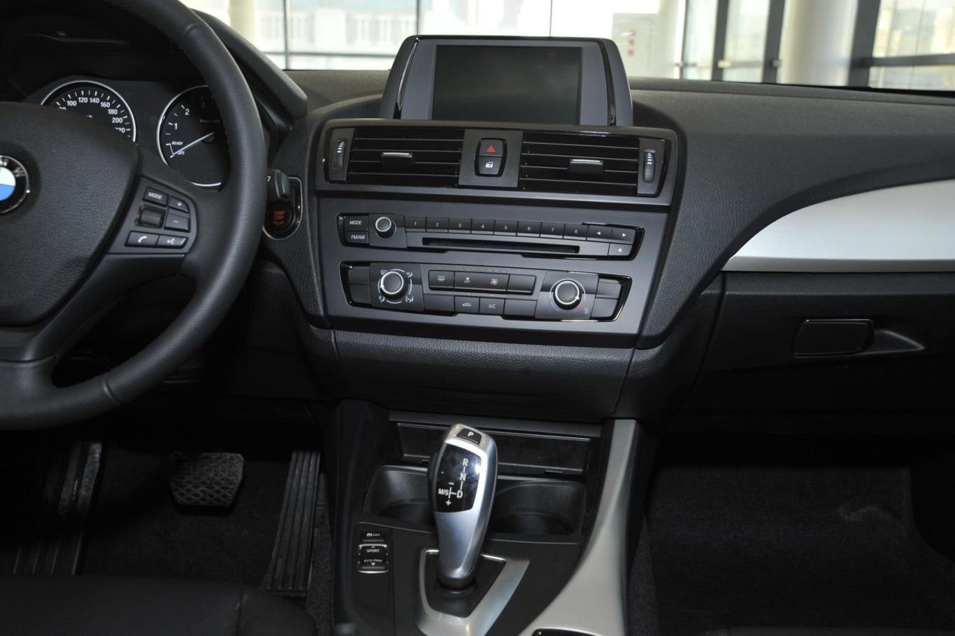 宝马1系(进口)116i 领先型中控台整体