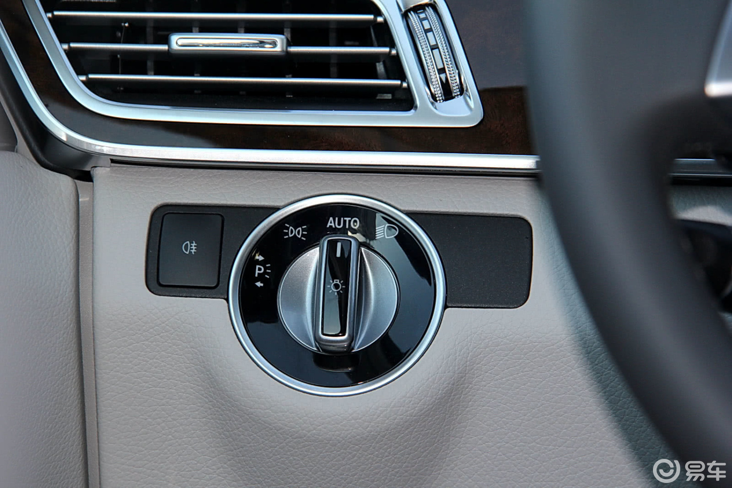 【奔驰e级2014款e300l大灯开关汽车图片-汽车图片大全】-易车