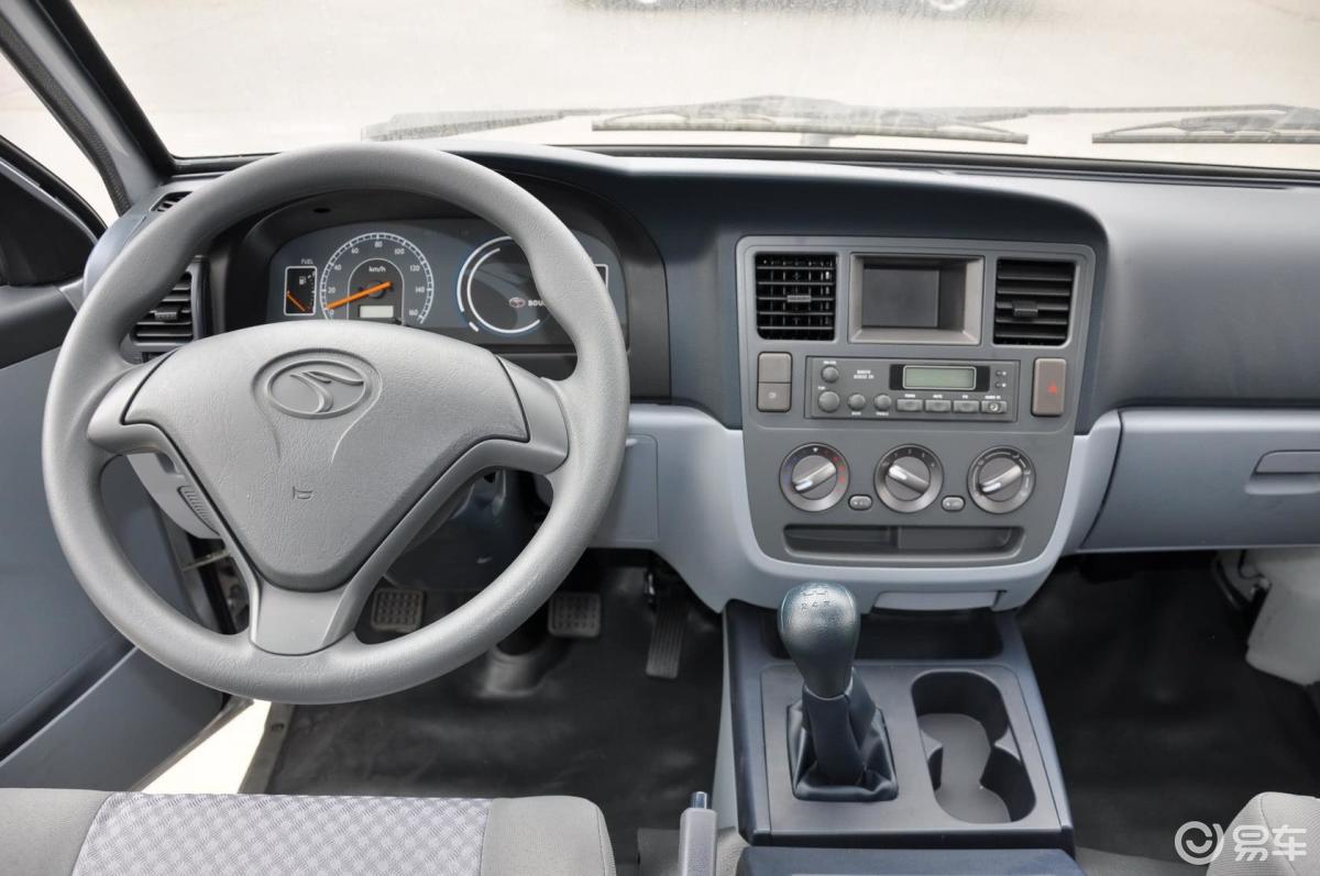 【得利卡2014款新得利卡 新创业先锋实用型 7/9座内饰全景正拍汽车