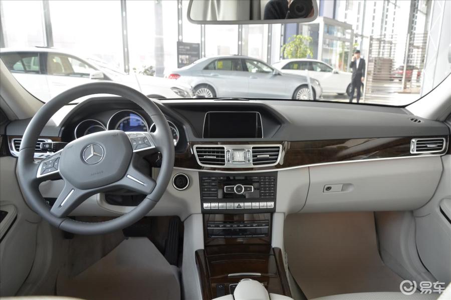 【奔驰e级2014款e300l内饰全景正拍汽车图片-汽车图片大全】-易车网