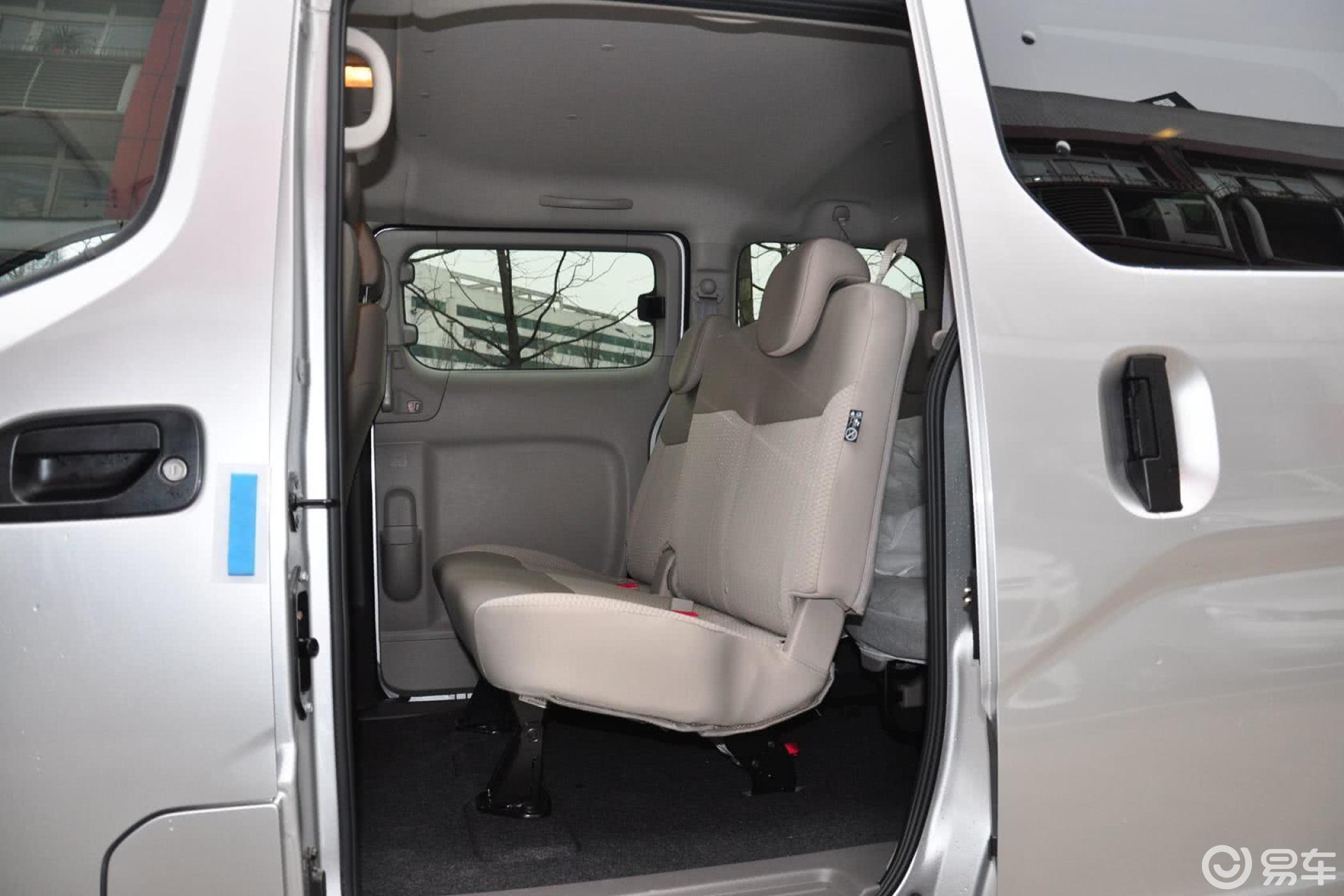 【日产nv2002014款1.