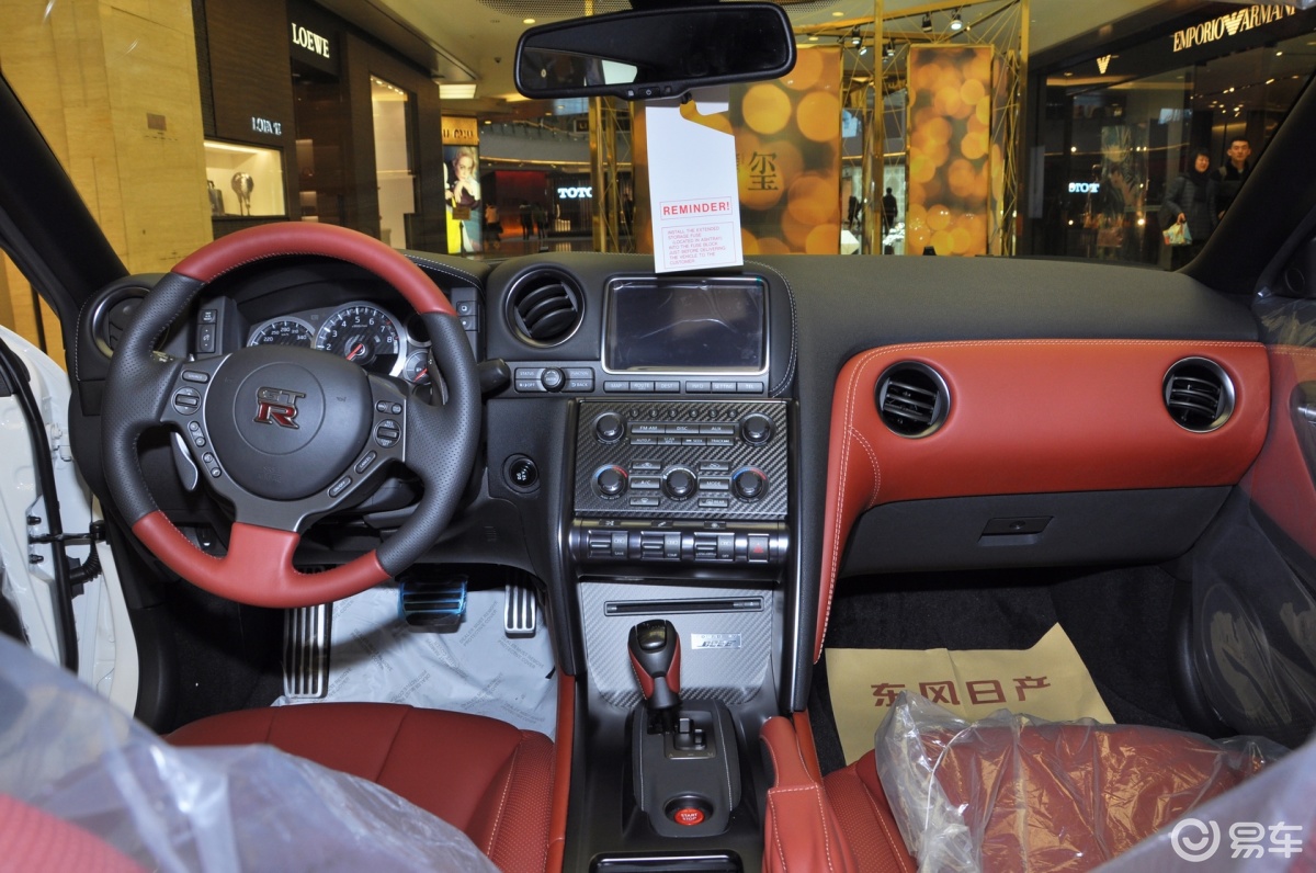 【进口日产gt-r premium 豪华棕红内饰版】进口日产