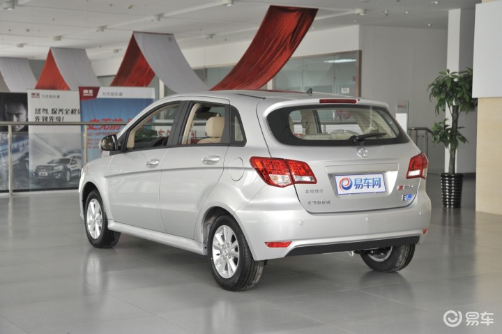 【2014款北京汽车e系列两厢e150 ev 电动科技版图片_汽车图片】-易车