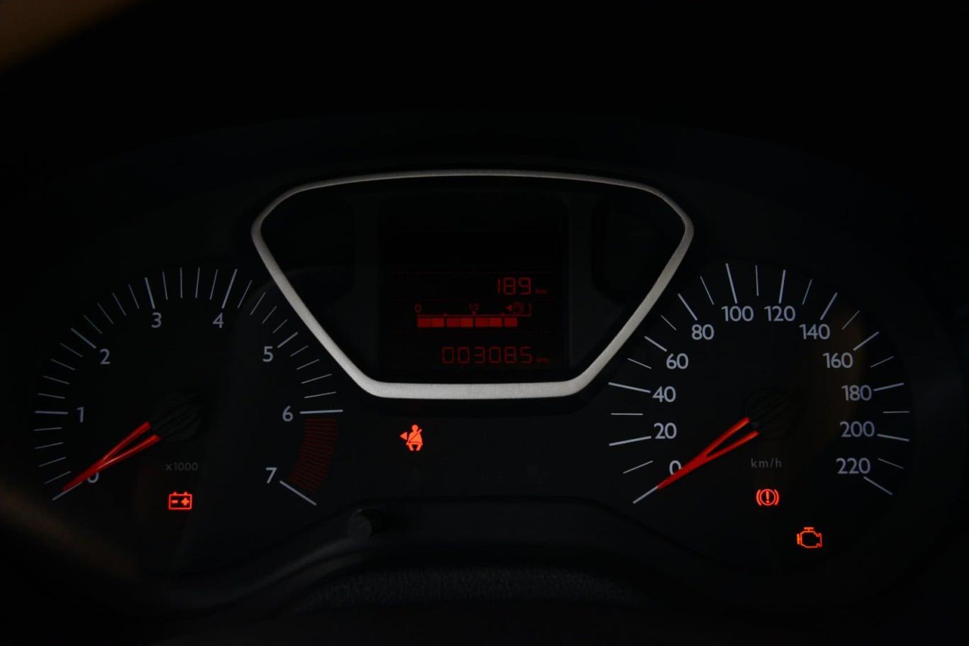 爱丽舍1.6l 手动 舒适型仪表盘背光显示