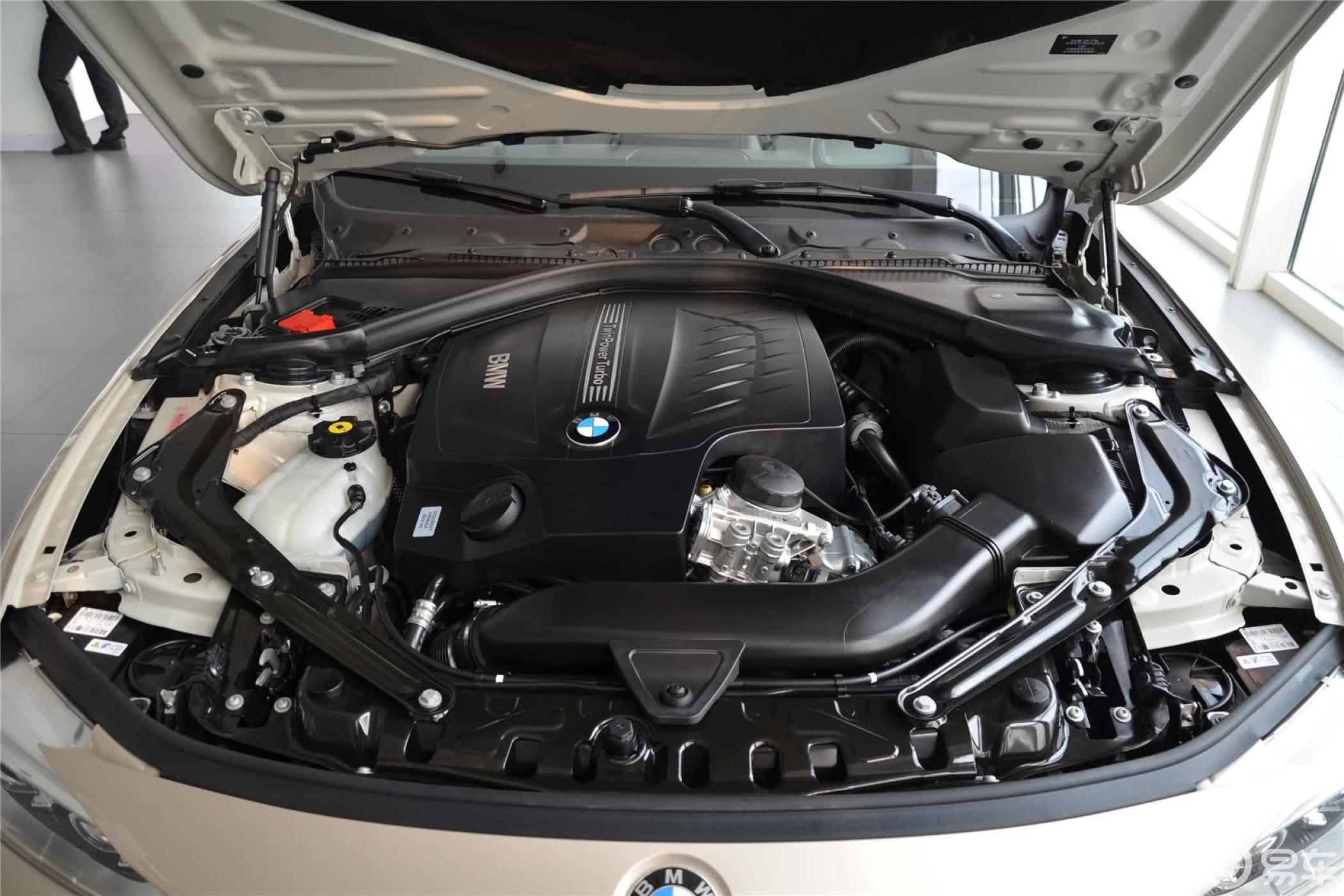 【宝马4系2014款敞篷轿跑车 435i 豪华设计套装发动机汽车图片-汽车