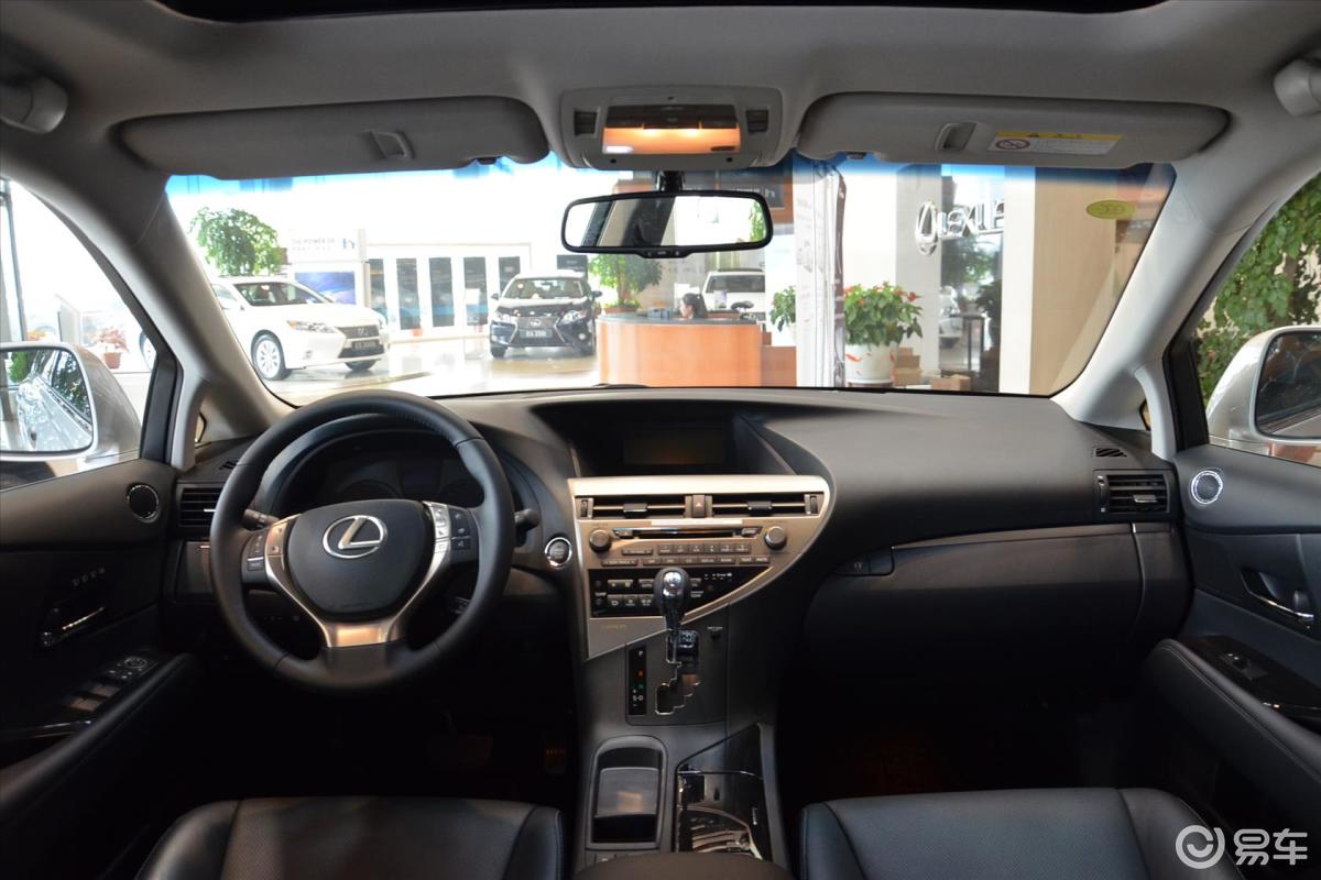 完整内饰(中间位置)