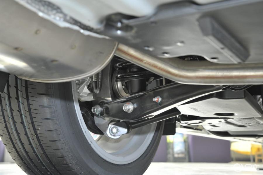 【锐志2013款2.5v 尚锐版后悬挂汽车图片-汽车图片大全】-易车网