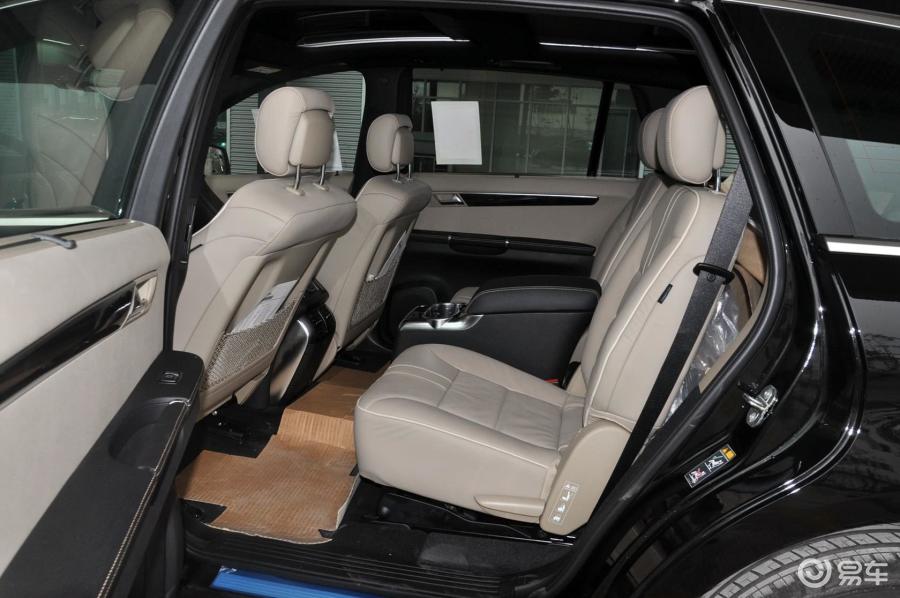 【奔驰r级2014款r 400 4matic 豪华型后排空间汽车图片-汽车图片大全