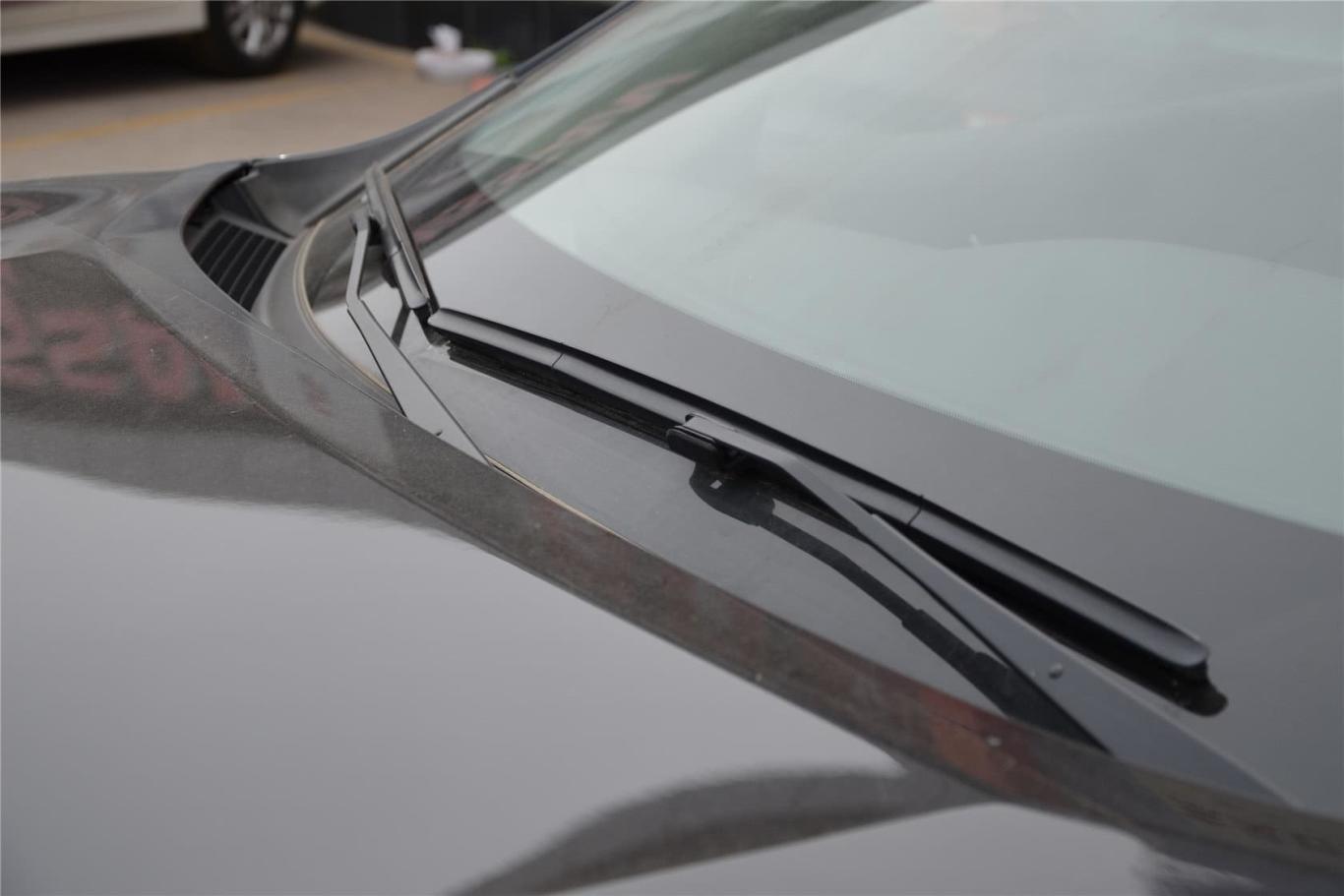 0l 手动 时尚版 两驱雨刷器