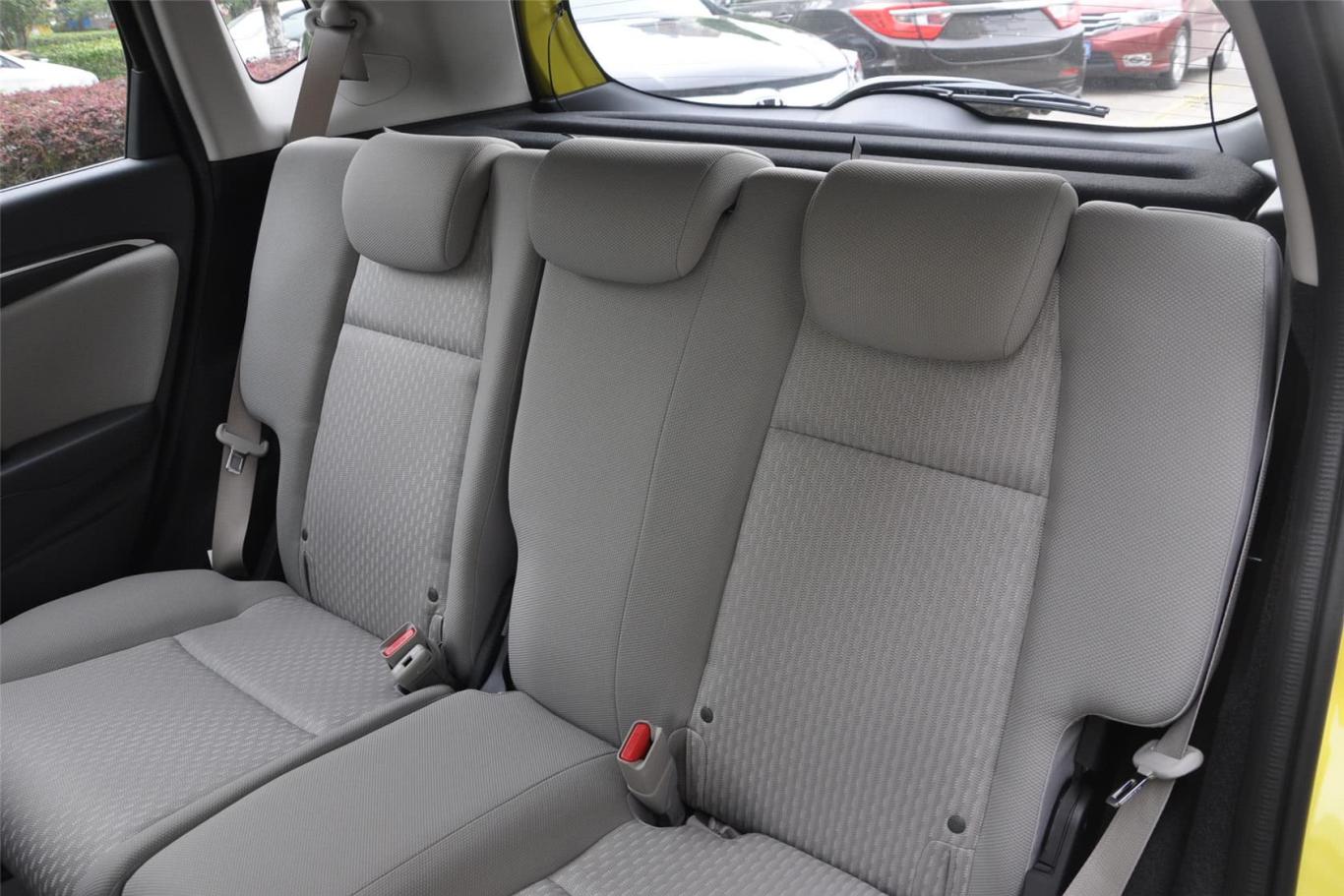 飞度1.5l exli cvt 领先版后排座椅