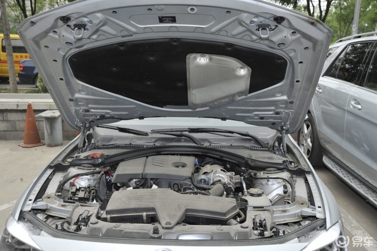 【宝马3系2014款316i 运动设计套装发动机汽车图片-汽车图片大全】