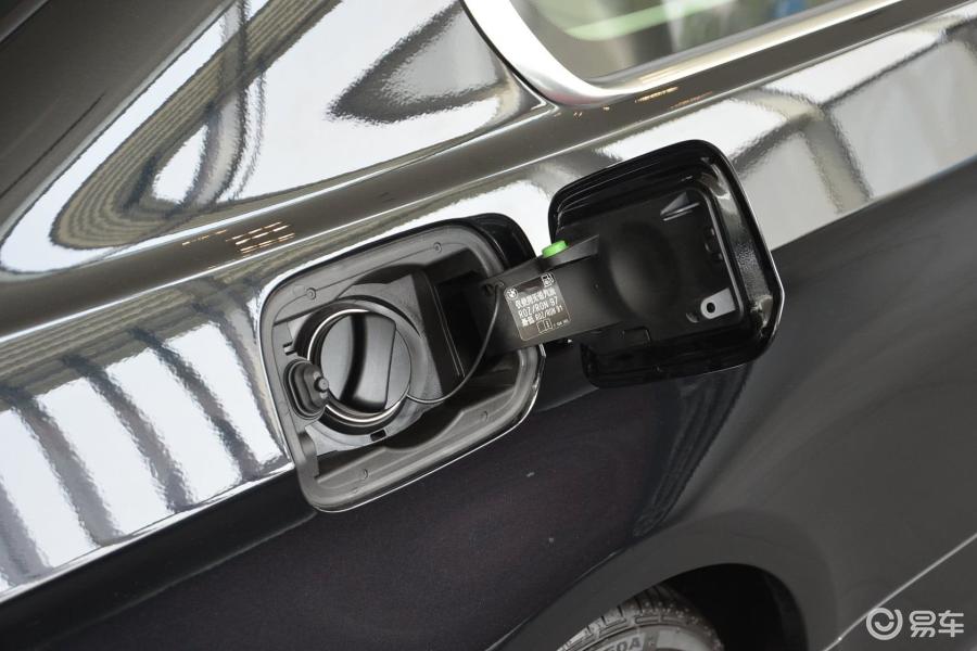 【宝马3系2011款双门轿跑车 325i油箱盖汽车图片-汽车图片大全】-易车